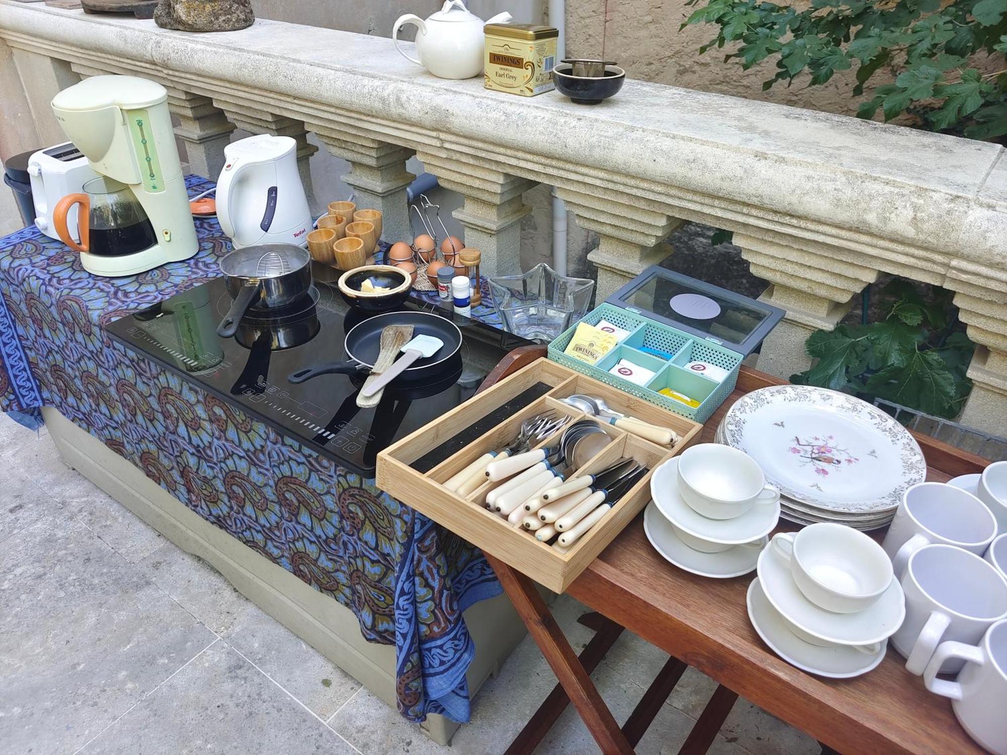 Bed and Breakfast Rue Du Chateau A Cabrieres D'Avignon Экстерьер фото