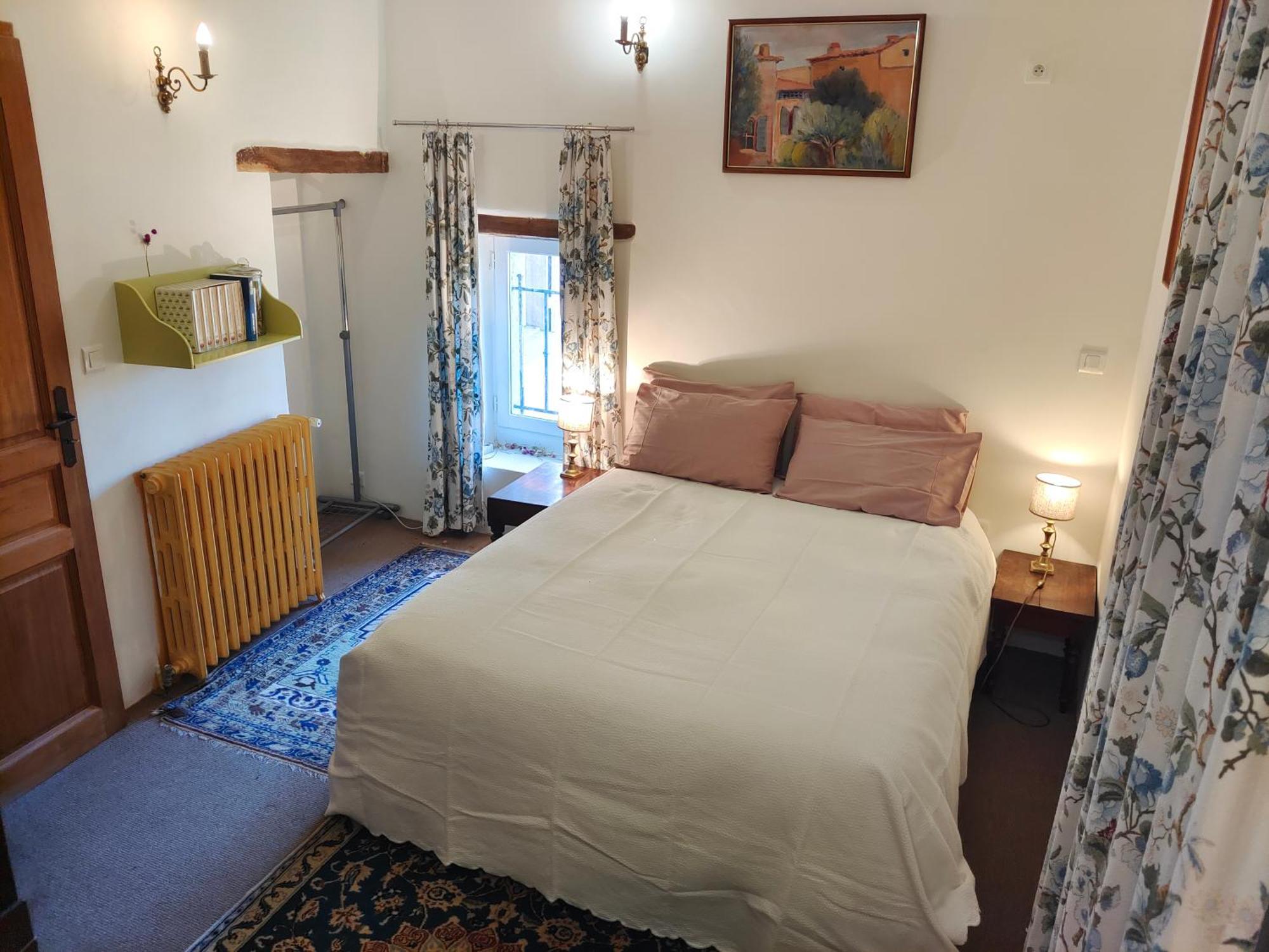 Bed and Breakfast Rue Du Chateau A Cabrieres D'Avignon Экстерьер фото