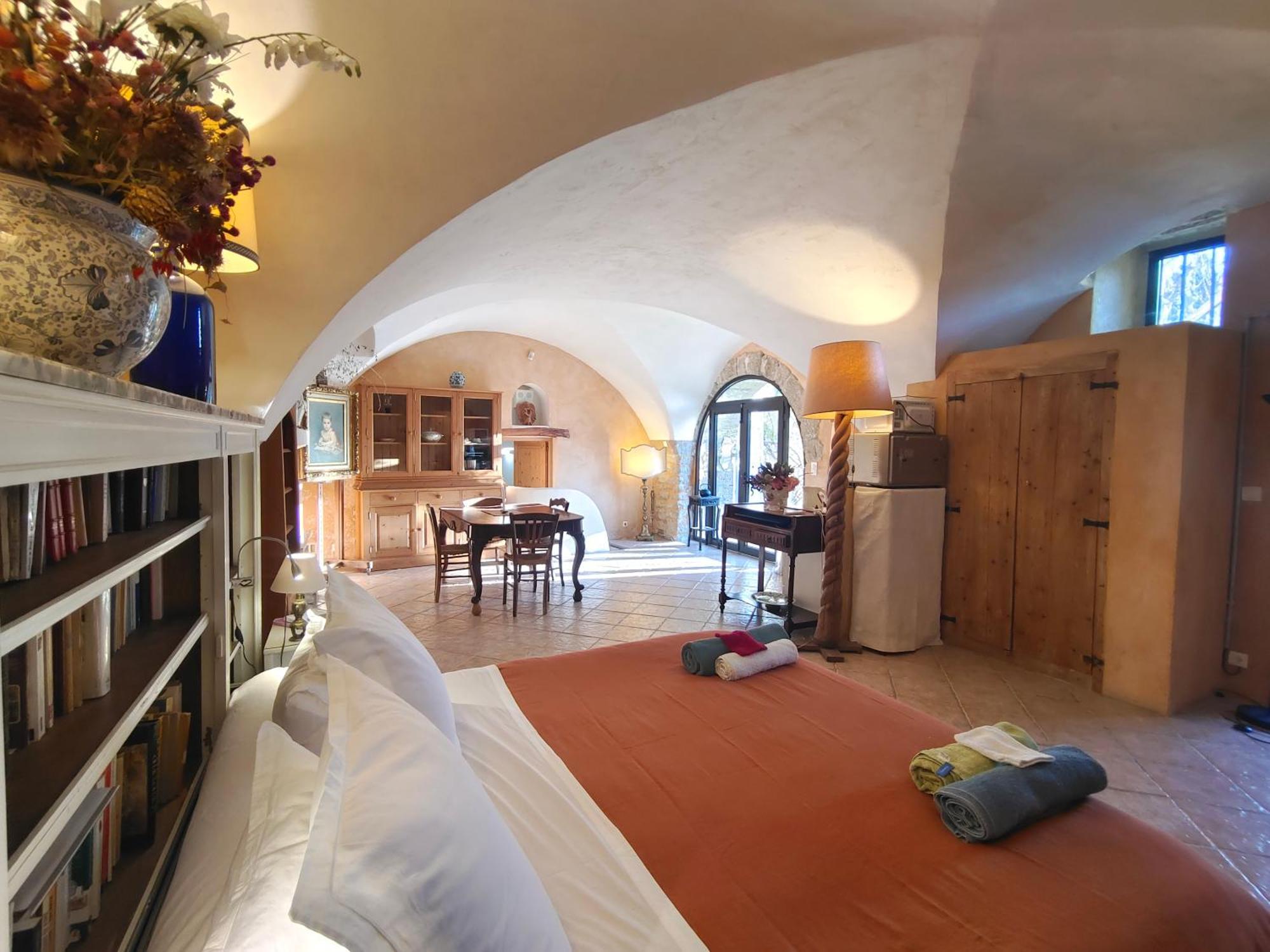 Bed and Breakfast Rue Du Chateau A Cabrieres D'Avignon Экстерьер фото