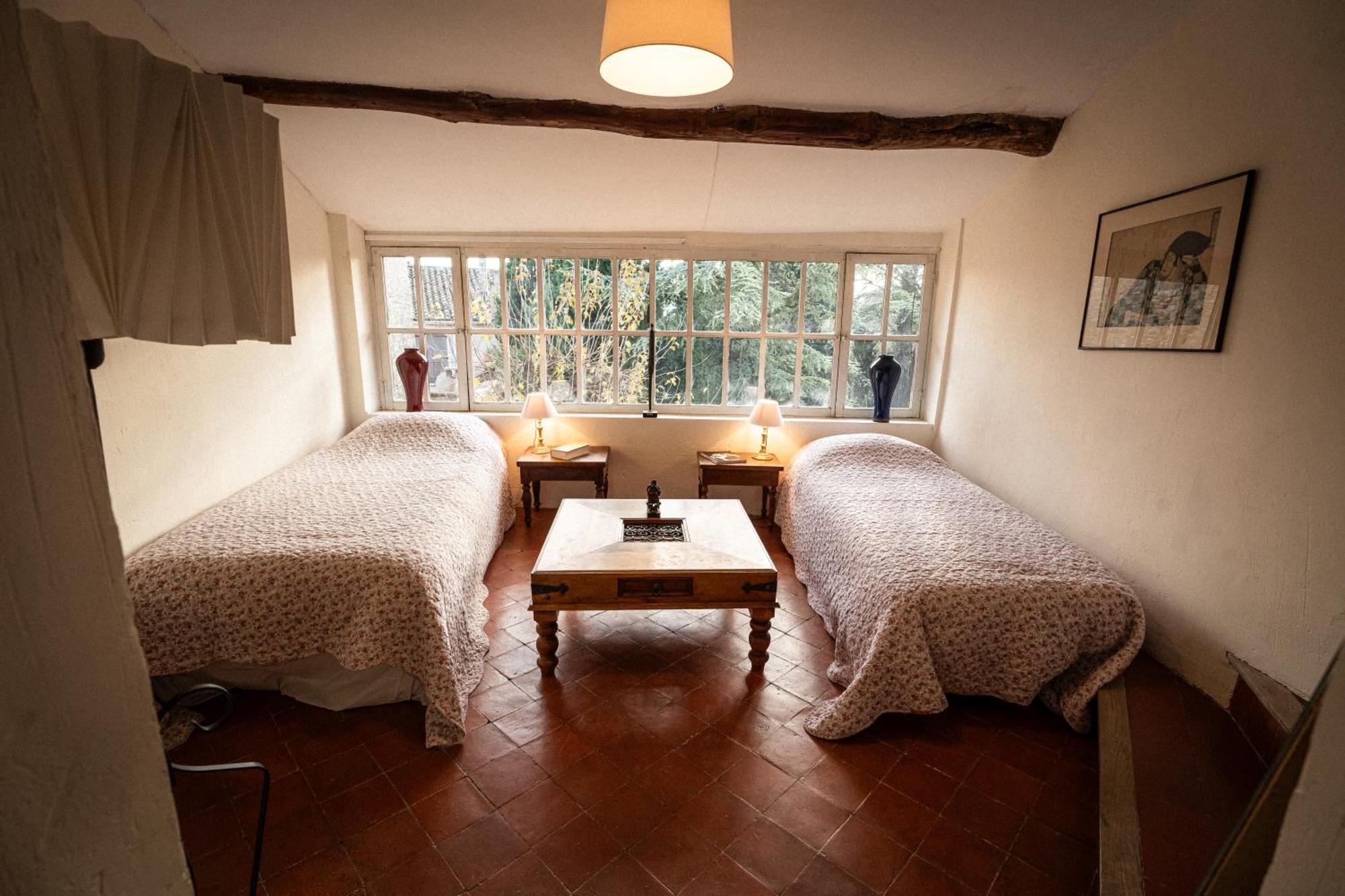 Bed and Breakfast Rue Du Chateau A Cabrieres D'Avignon Экстерьер фото